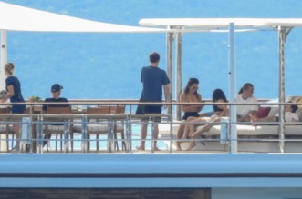 Jeff Bezos i Lauren Sanchez priredili raskošnu pjena-zabavu kod Cresa uoči vjenčanja u Veneciji Jeff Bezos i Lauren Sanchez priredili raskošnu pjena-zabavu kod Cresa uoči vjenčanja u Veneciji