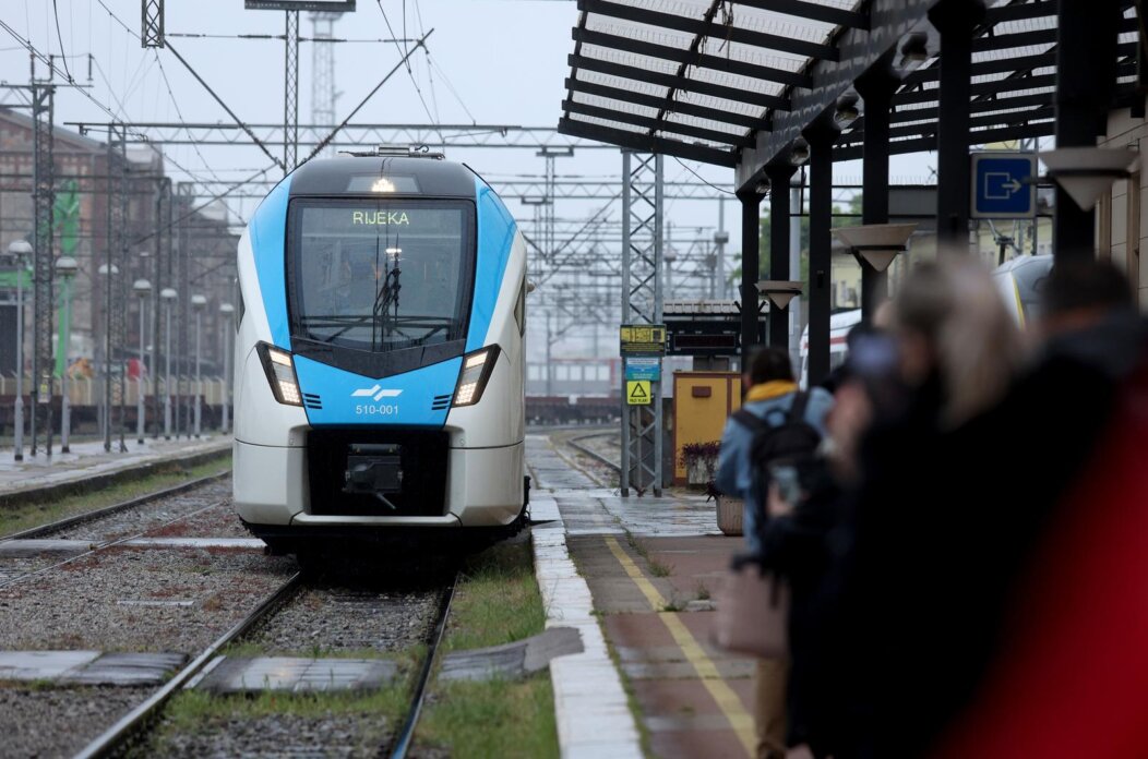Predstavljena nova izravna željeznička putnička linija između Trsta (Villa Opicina) i Rijeke Predstavljena nova izravna željeznička putnička linija između Trsta (Villa Opicina) i Rijeke