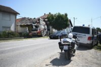 Zagreb: Kamion naletio na kuću u Botincu Zagreb: Kamion naletio na kuću u Botincu