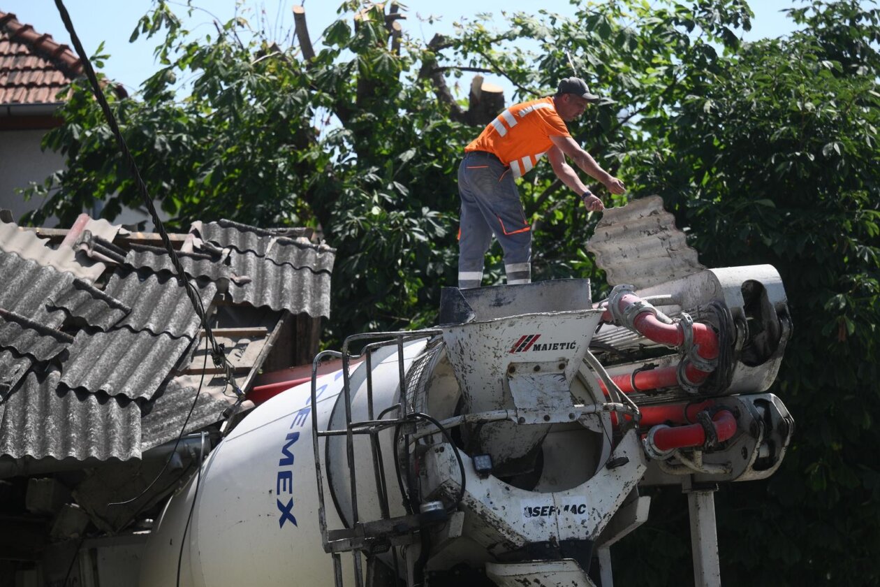 Zagreb: Kamion naletio na kuću u Botincu Zagreb: Kamion naletio na kuću u Botincu