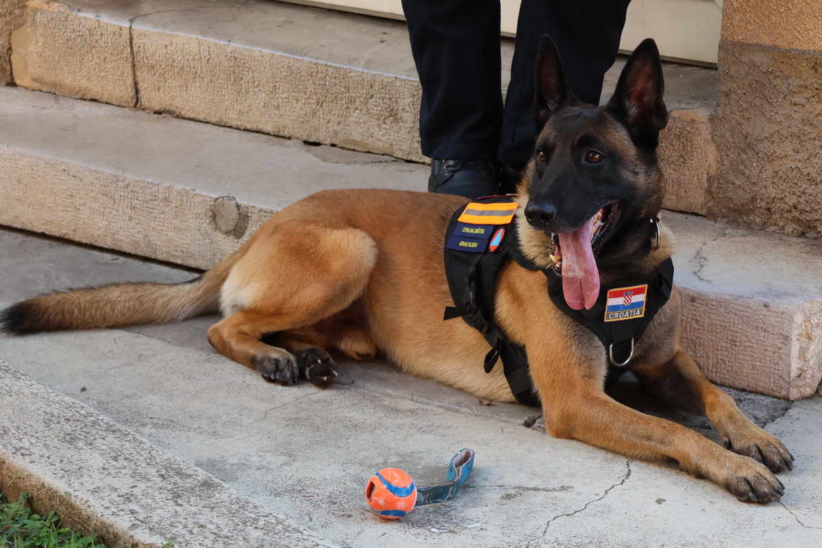 Posjet-vatrogascima-i-Civilnoj-zastiti-20 Posjet-vatrogascima-i-Civilnoj-zastiti-20