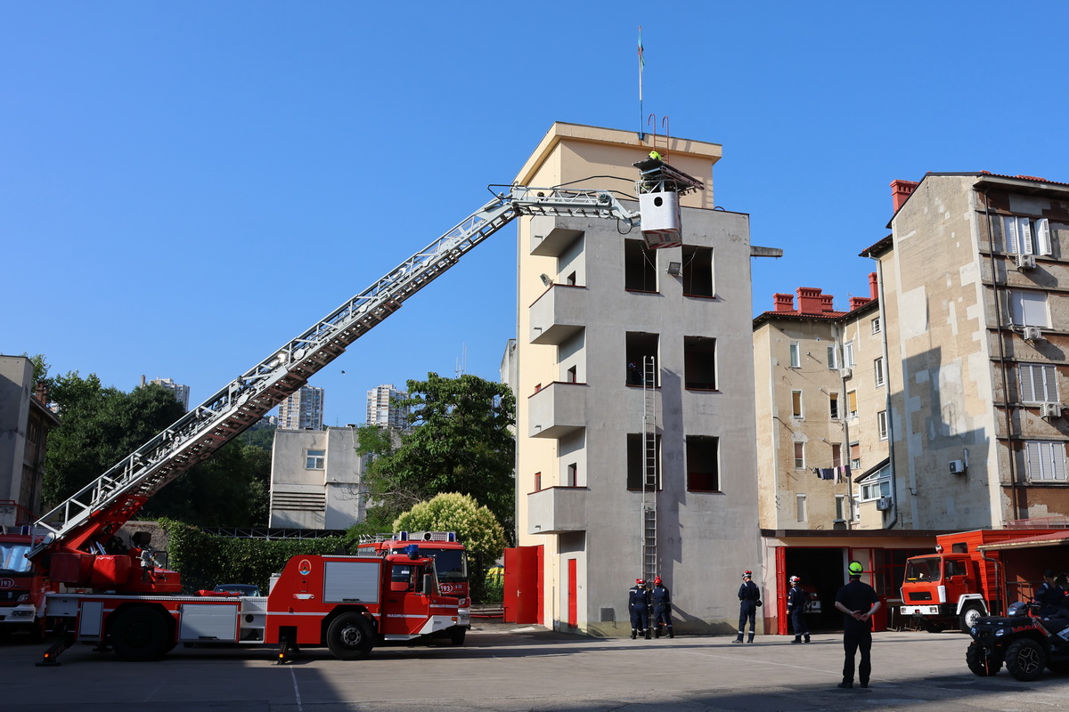 Posjet-vatrogascima-i-Civilnoj-zastiti-25 Posjet-vatrogascima-i-Civilnoj-zastiti-25