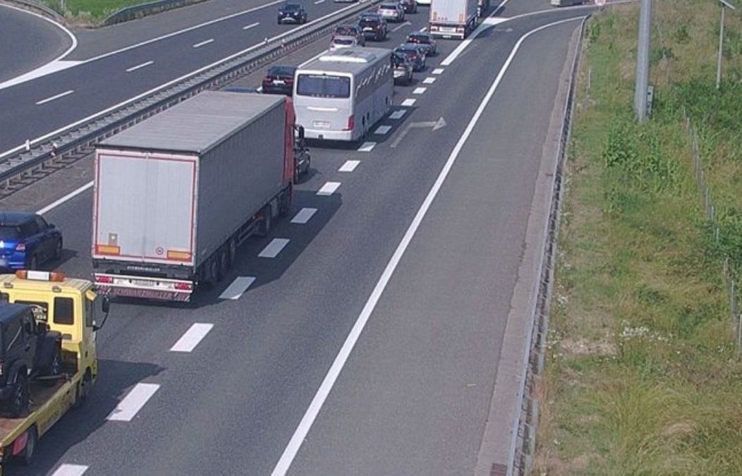 cfa5b942-c42c-46f6-a072-4f0528bd2fc3 cfa5b942-c42c-46f6-a072-4f0528bd2fc3