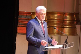 rektor-900×600 rektor-900×600