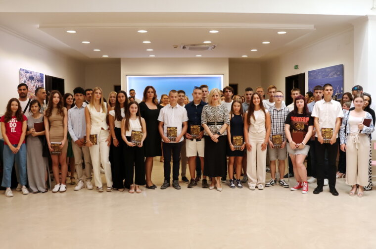 ucenici-generacije-77-3 (1)