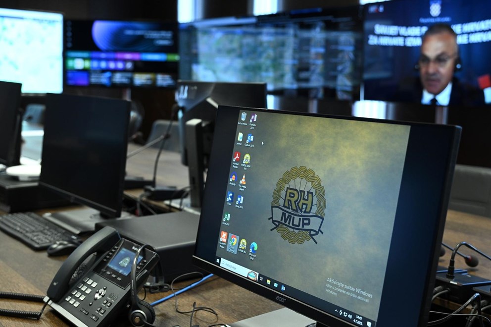 1f6802d5-07af-488e-a2b4-c53454047f0c 1f6802d5-07af-488e-a2b4-c53454047f0c