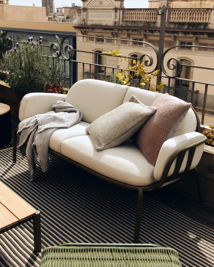 8a247637-0665-4aee-b1de-ddd8f003ff1c