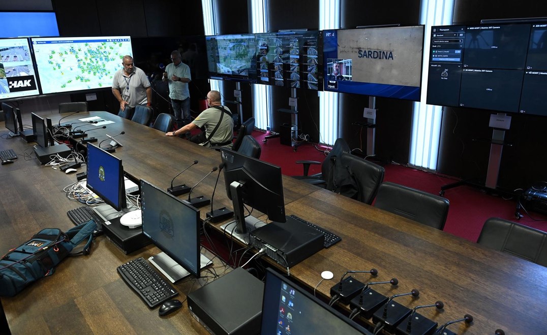 9c13f0f5-a1ee-4ac9-ac5c-eadf87ab1eb0 9c13f0f5-a1ee-4ac9-ac5c-eadf87ab1eb0