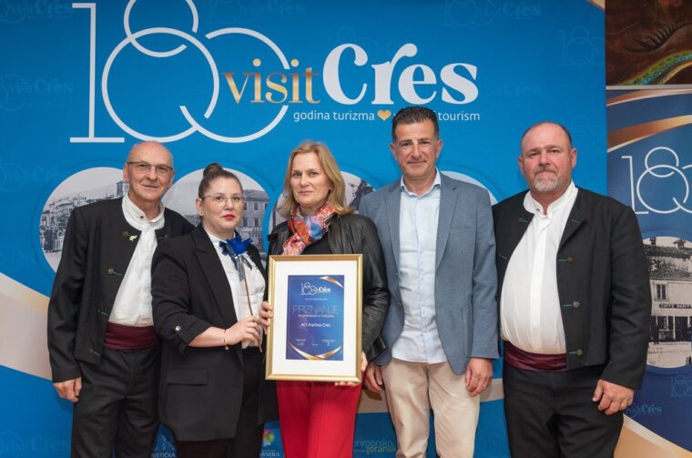 Direktor-i-djelatnici-ACI-marine-Cres