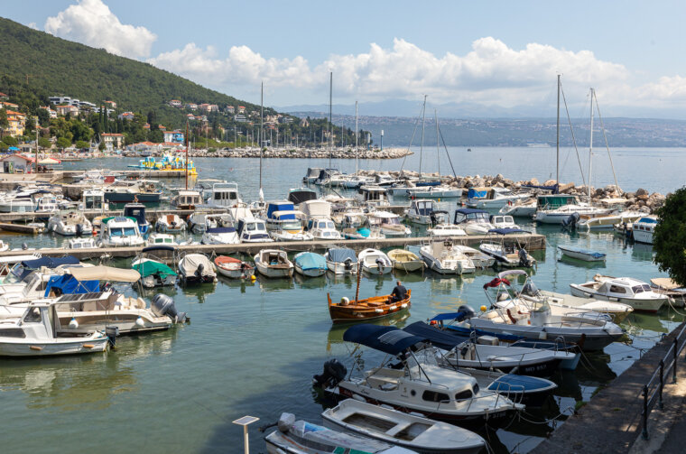 Ilustrativne Opatija ljeto 2025 Ičići plaža kupači odbojka-8894
