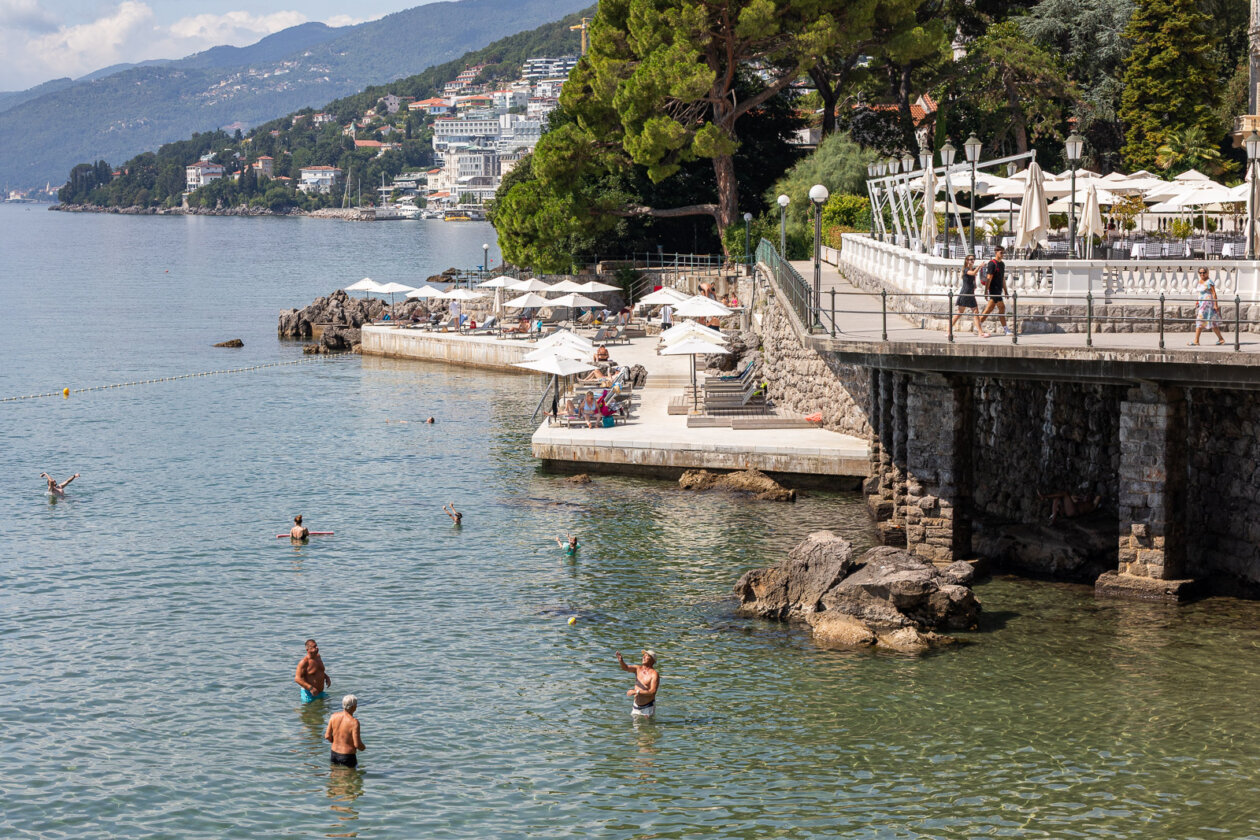 Ilustrativne Opatija ljeto 2025 šetnica kupači-8750 Ilustrativne Opatija ljeto 2025 šetnica kupači-8750