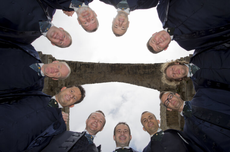 MUSKA KLAPA KASTAV – PHOTO BY ROBERT KALCIC