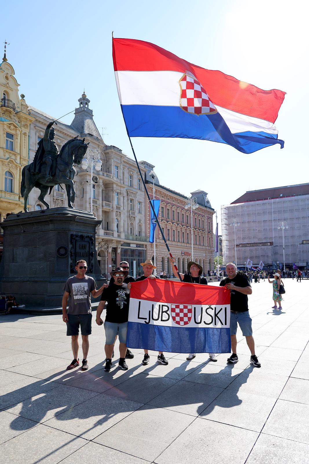Zagreb: Obožavatelji se okupljaju u gradu uoči Thompsonovg koncerta