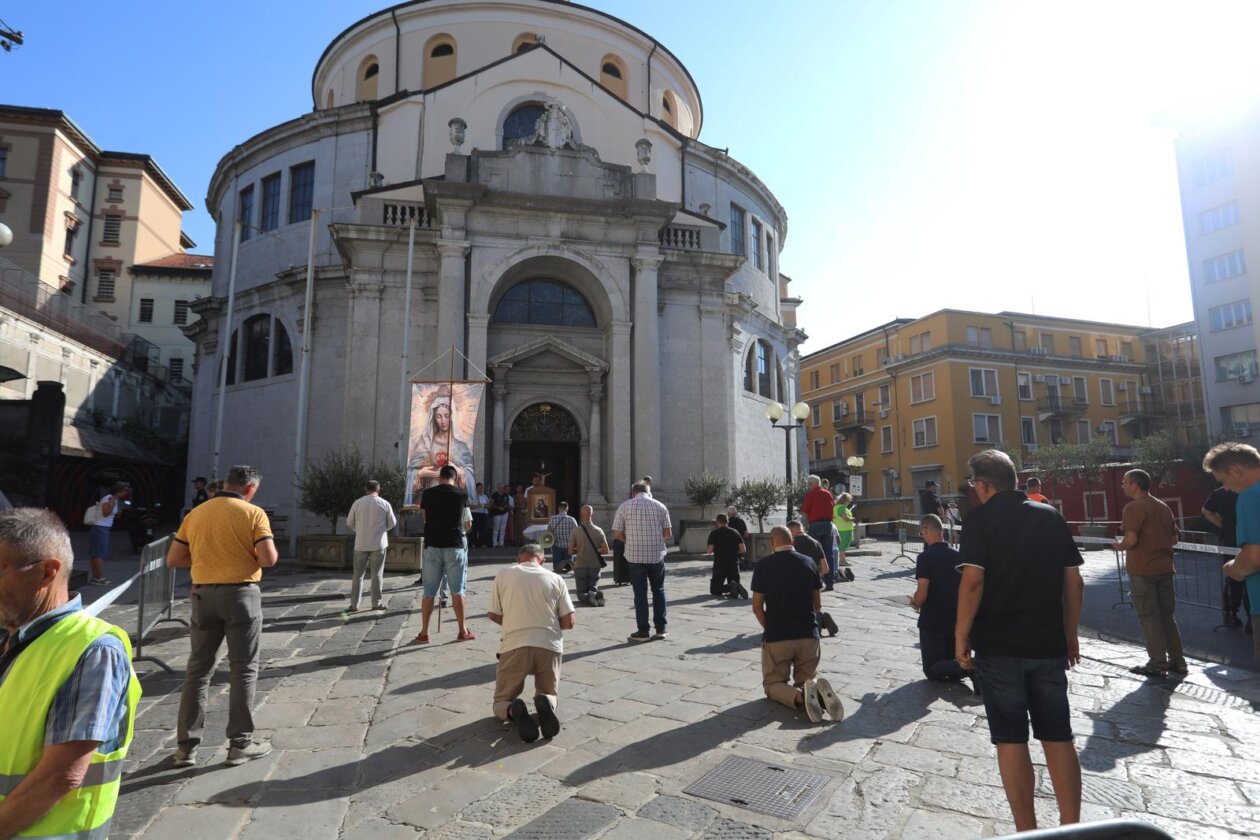 Rijeka: Performans Tiha misa umjetnice Arijane Lekić-Fridrih