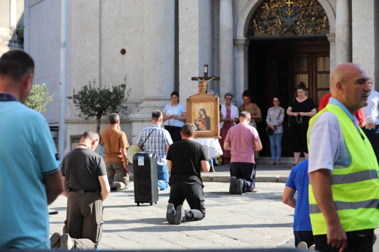 Rijeka: Performans Tiha misa umjetnice Arijane Lekić-Fridrih