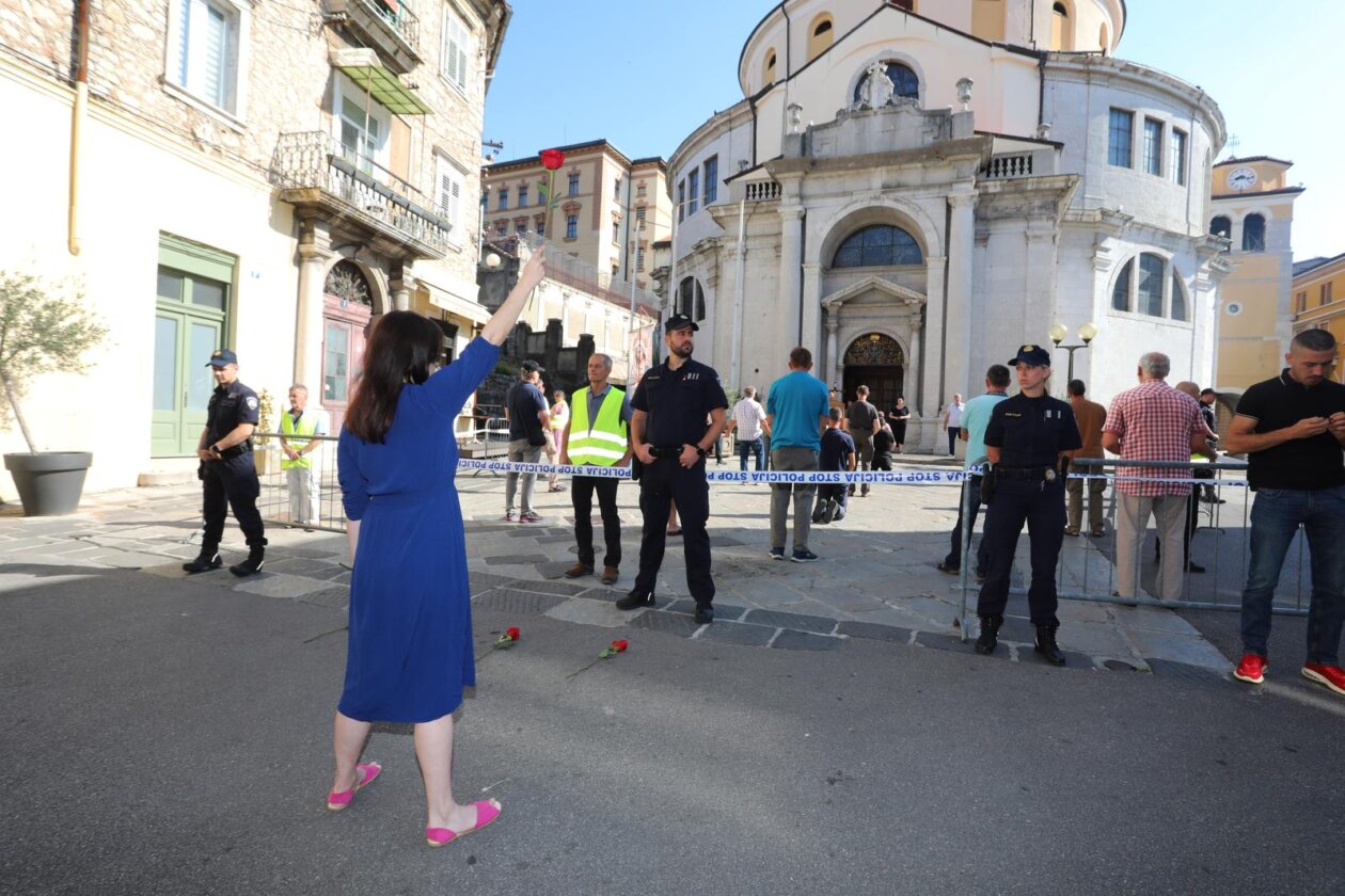 Rijeka: Performans Tiha misa umjetnice Arijane Lekić-Fridrih