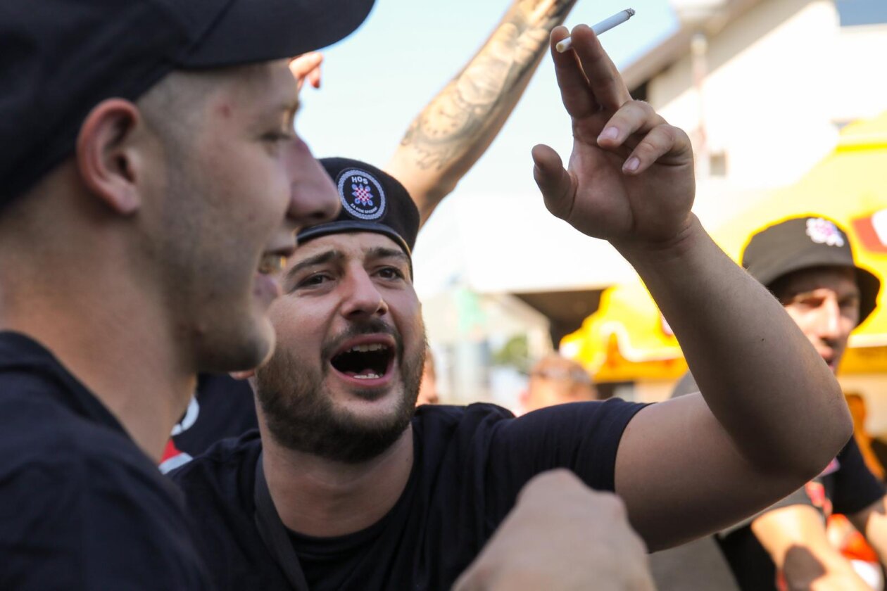 Zagreb: Veseli obožavatelji Thompsona na Glavnom kolodvoru