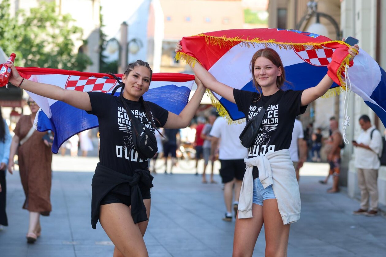 Zagreb: Obožavatelji se okupljaju u gradu uoči Thompsonovg koncerta