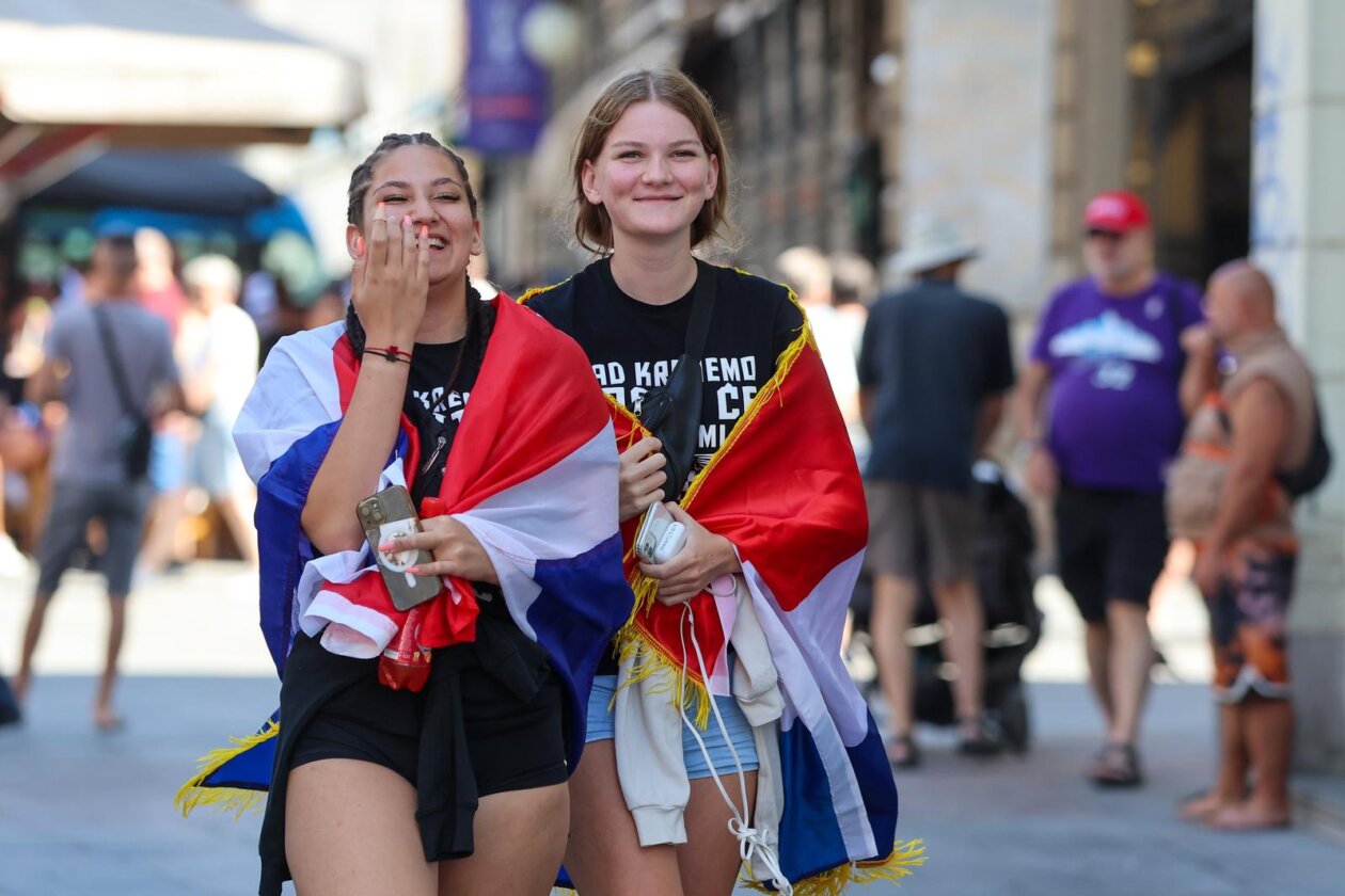 Zagreb: Obožavatelji se okupljaju u gradu uoči Thompsonovg koncerta