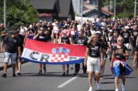 Zagreb: Tisuće fanova Thompsona prolazi Mostom Slobode koji je zatvoren za promet