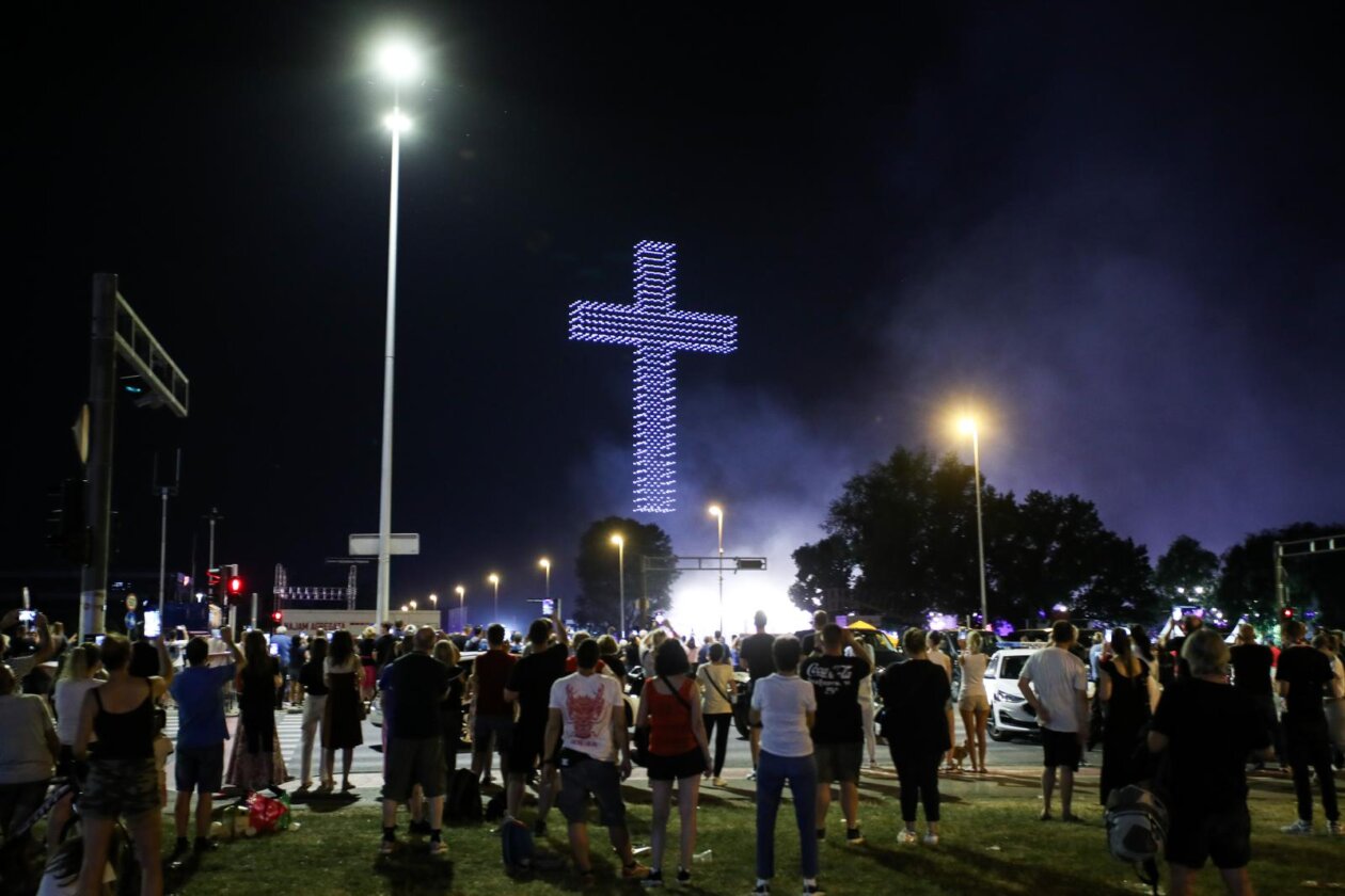 Scenografija dronovima na  koncertu Marka Perkovića Thompsona