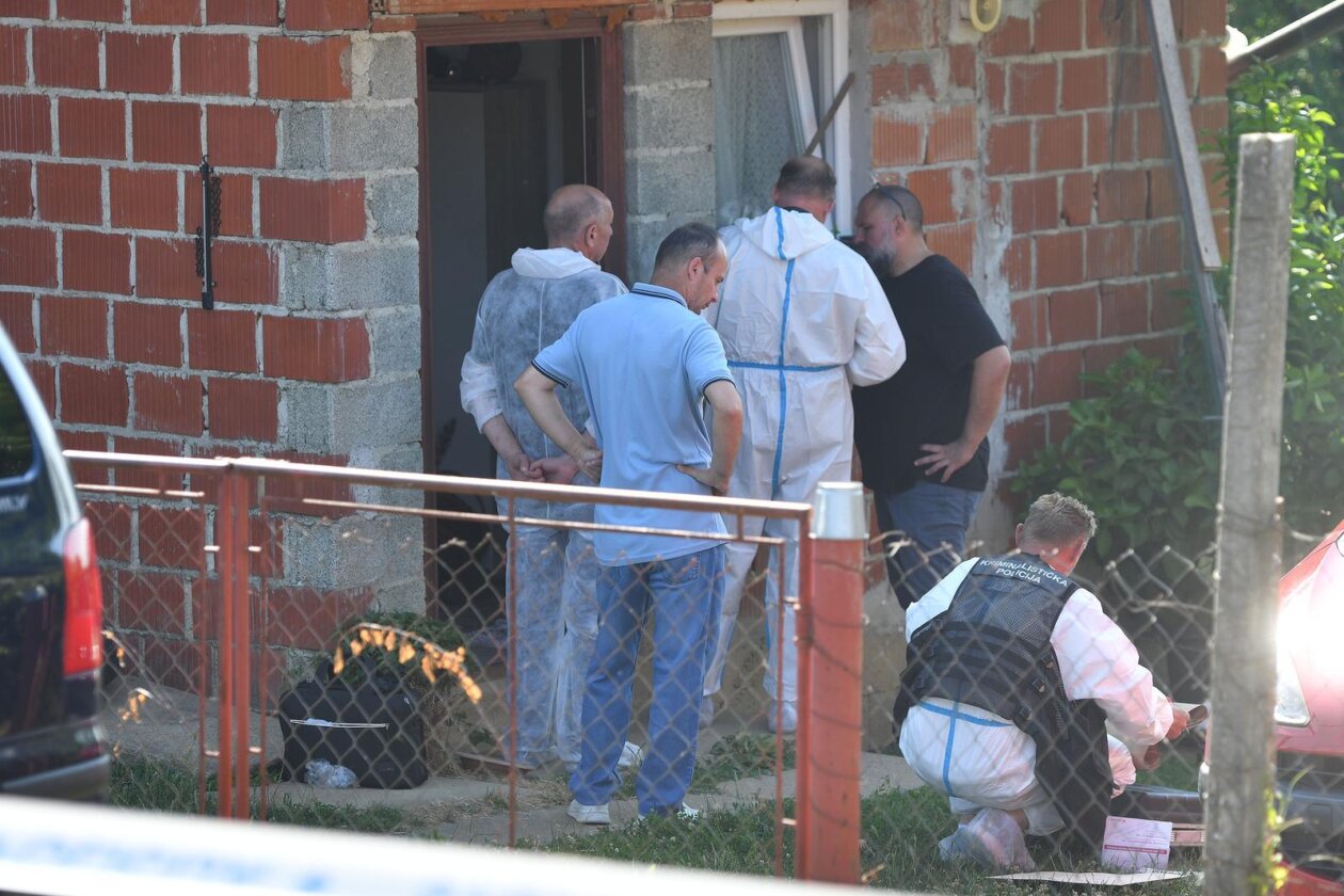 Policijski očevid na mjestu ubojstva u Pleškovcu