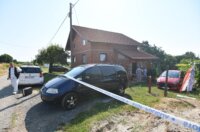 Policijski očevid na mjestu ubojstva u Pleškovcu