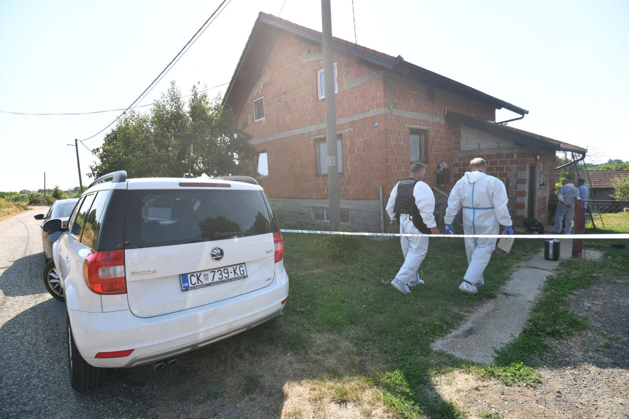 Policijski očevid na mjestu ubojstva u Pleškovcu