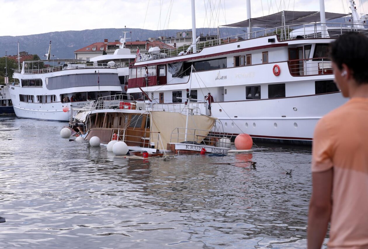 Split: Trajket udario u dva broda, jedan potonuo