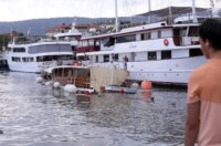Split: Trajket udario u dva broda, jedan potonuo