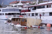 Split: Trajket udario u dva broda, jedan potonuo