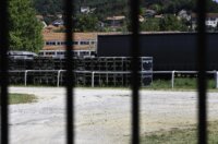 Počelo postavljanje opreme za koncert Marka Perkovića Thopmsona u Sinju
