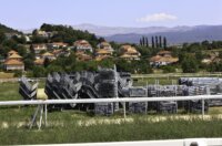 Počelo postavljanje opreme za koncert Marka Perkovića Thopmsona u Sinju
