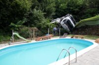 Jastrebarsko: Kamion probio ogradu kuće za odmor