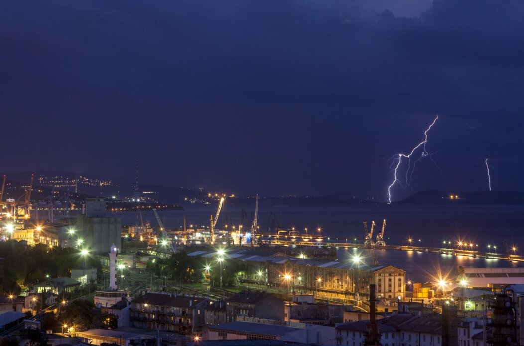Rijeka: Grmljavinsko nevrijeme zahvatilo grad