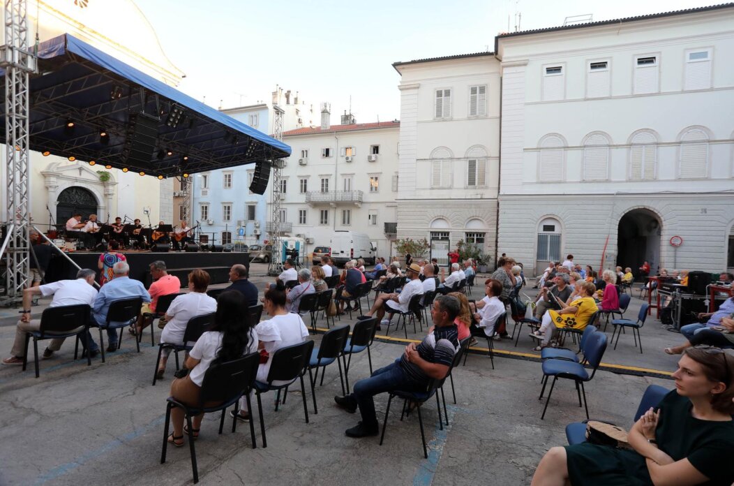 Rijeka: Nina Kraljić Trio i braća Teofilović nastupili na festivalu Porto Etno Rijeka: Nina Kraljić Trio i braća Teofilović nastupili na festivalu Porto Etno