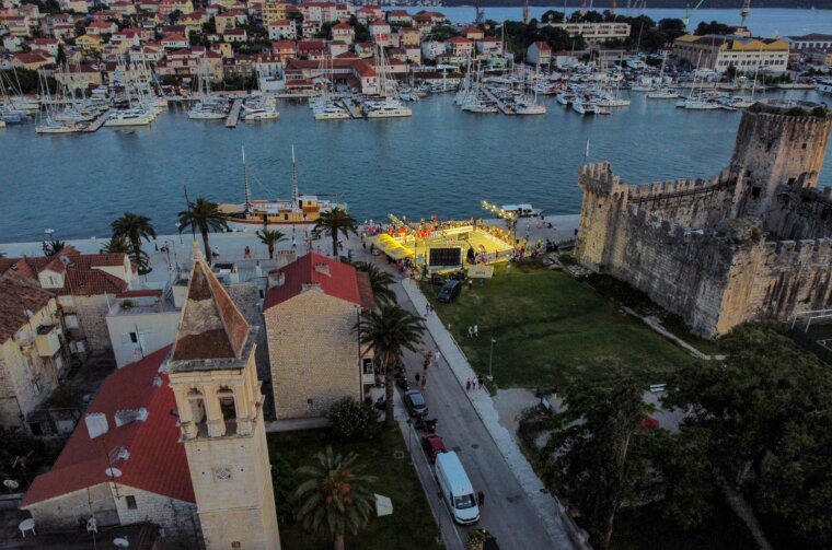 Noćni pogled iz zraka na Pro 3X3 Turnir u Trogiru