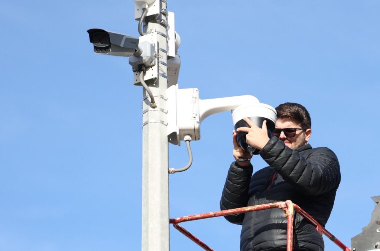 Šibenik: Preko puta osnovne škole Petar Krešimir IV postavljena je kamera za video nadzor
