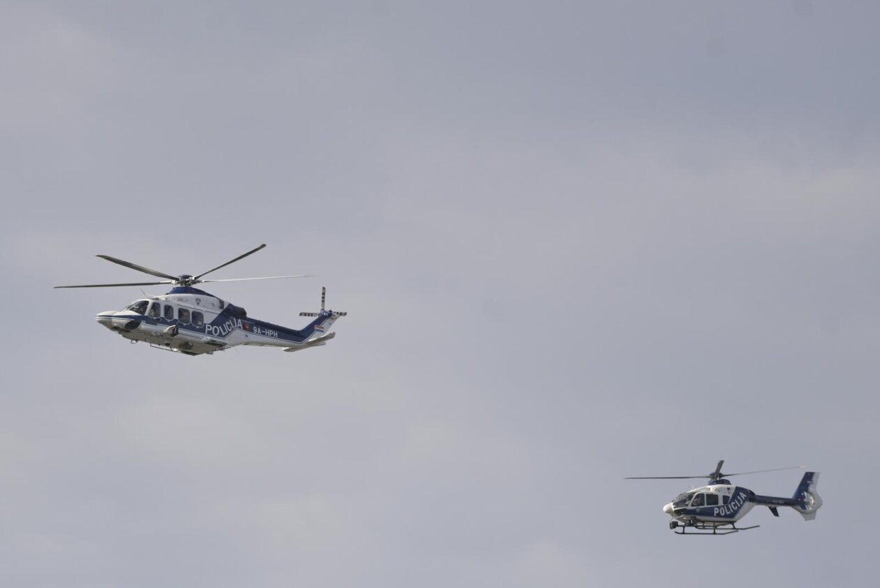 Zagreb: Prelet helikoptera i zrakoplova  tijekom svečanog obilježavanja 30. obljetnice VRO Oluja