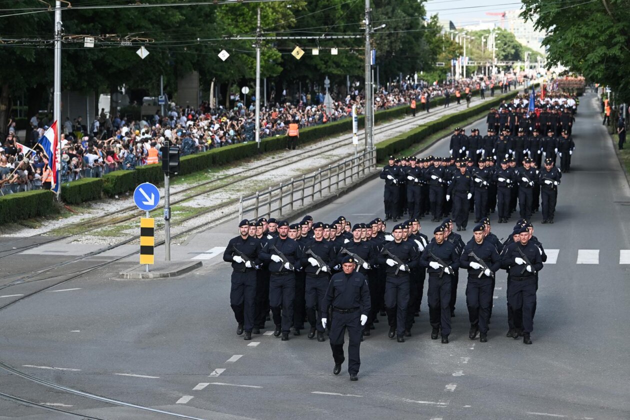 Zagreb: Svečani vojni mimohod u povodu 30 godina VRO Oluja
