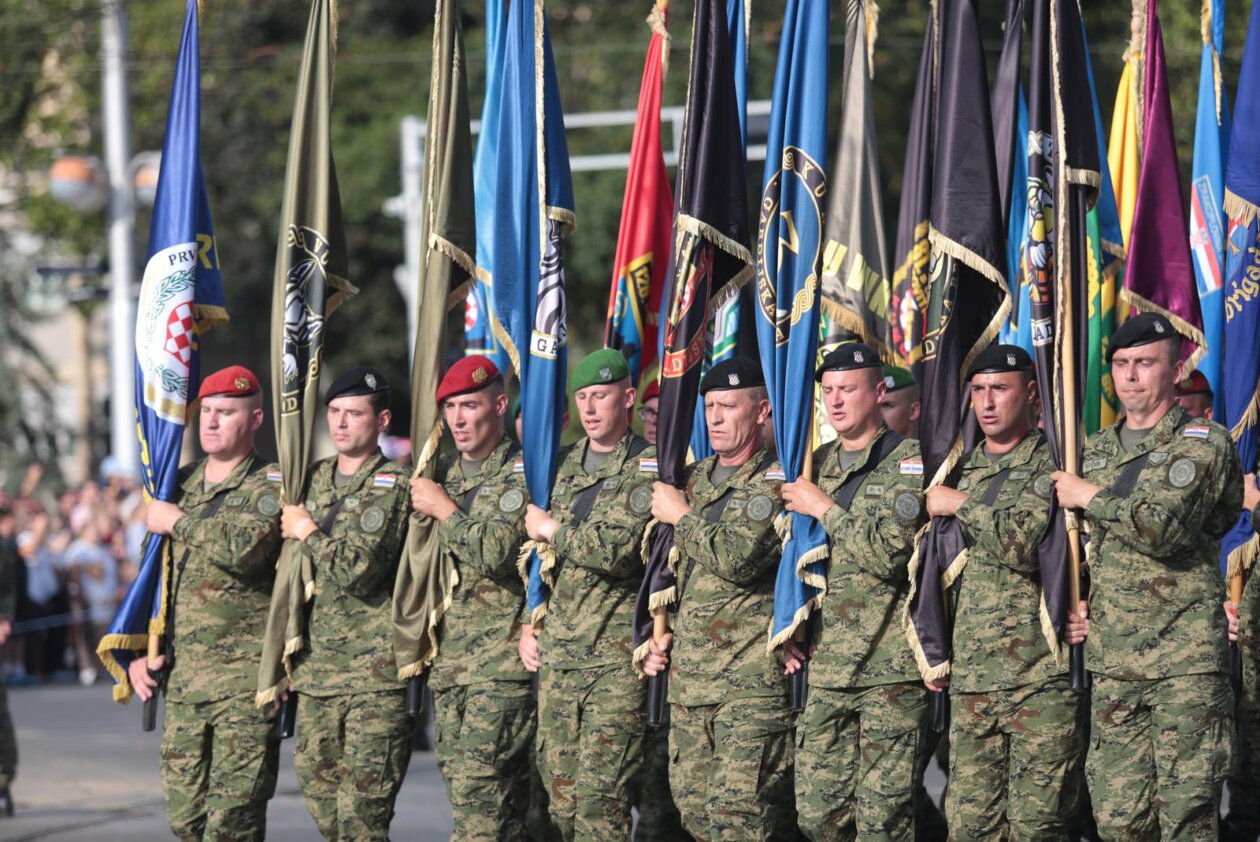 Zagreb: Svečani vojni mimohod u povodu 30 godina VRO Oluja
