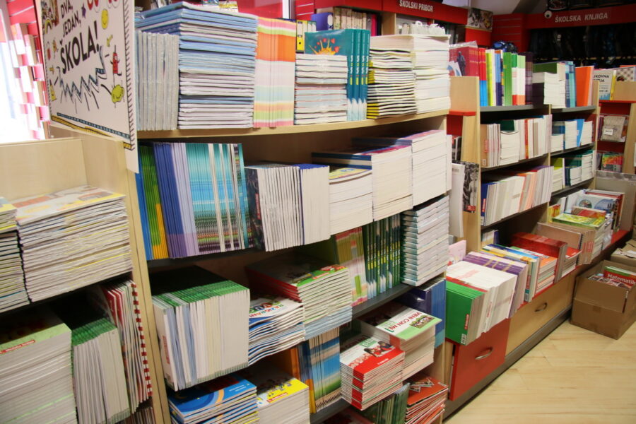 Skolske-knjige-900×600-1 Skolske-knjige-900×600-1