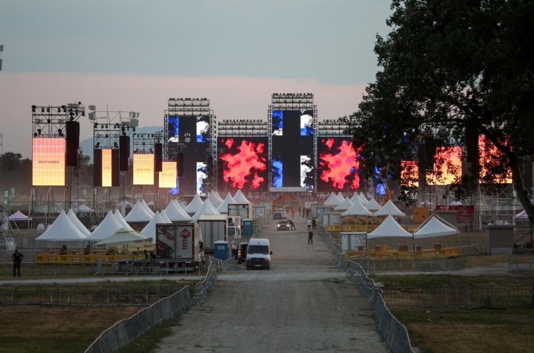 b163fafd-8652-44d8-8adb-24633e09d394 b163fafd-8652-44d8-8adb-24633e09d394