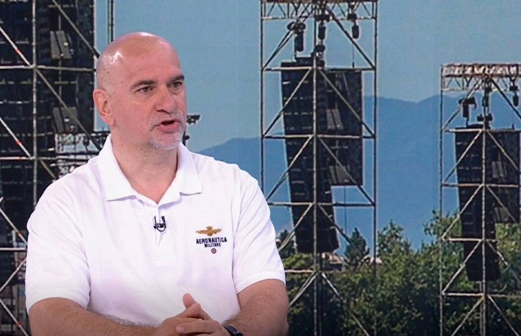 b879b656-10b3-4ce4-bdb0-44833240ab61 b879b656-10b3-4ce4-bdb0-44833240ab61