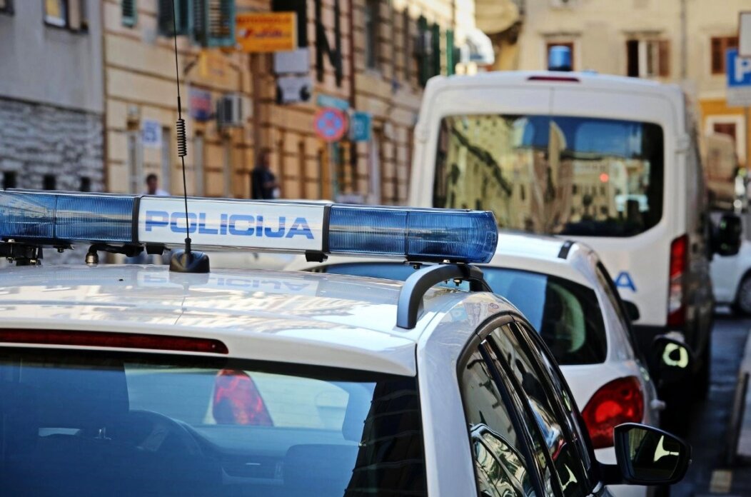 21e05423-1843-4b8b-91f5-a6cb0194770b 21e05423-1843-4b8b-91f5-a6cb0194770b