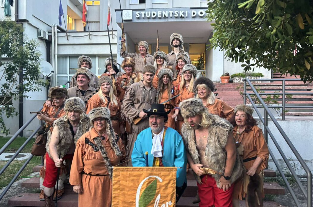 IMG-0f5a2ecbb554c158a3f5daa0219865d7-V IMG-0f5a2ecbb554c158a3f5daa0219865d7-V