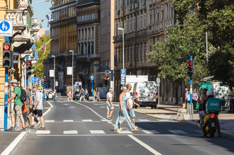 Ilustrativna promet grad-3487