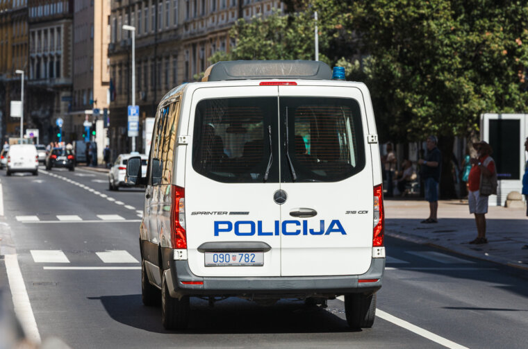 Ilustrativna promet grad Policija-3494