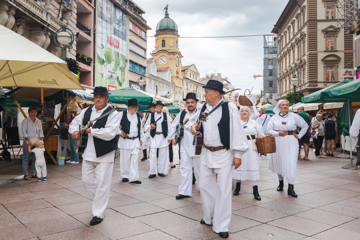 Korzo narodna nošnja-6654