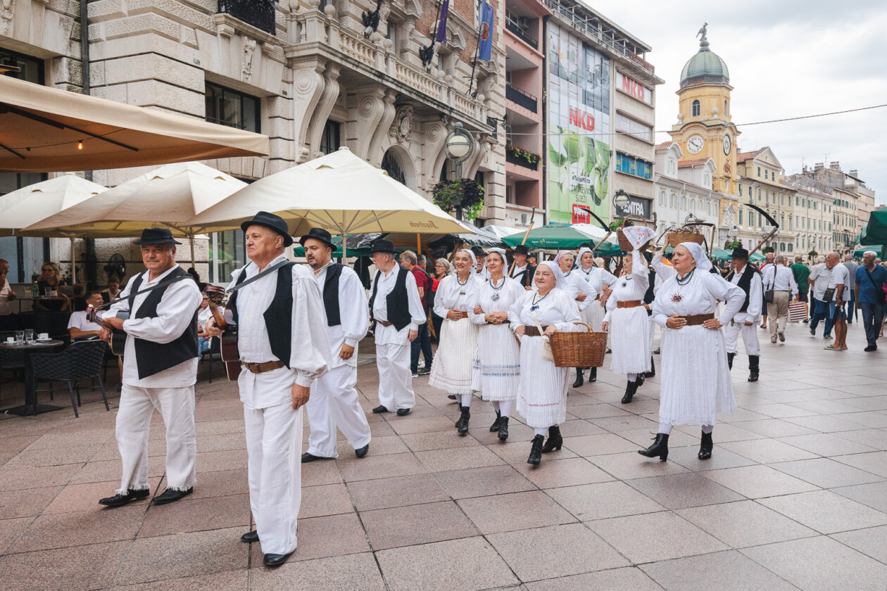 Korzo narodna nošnja-6657